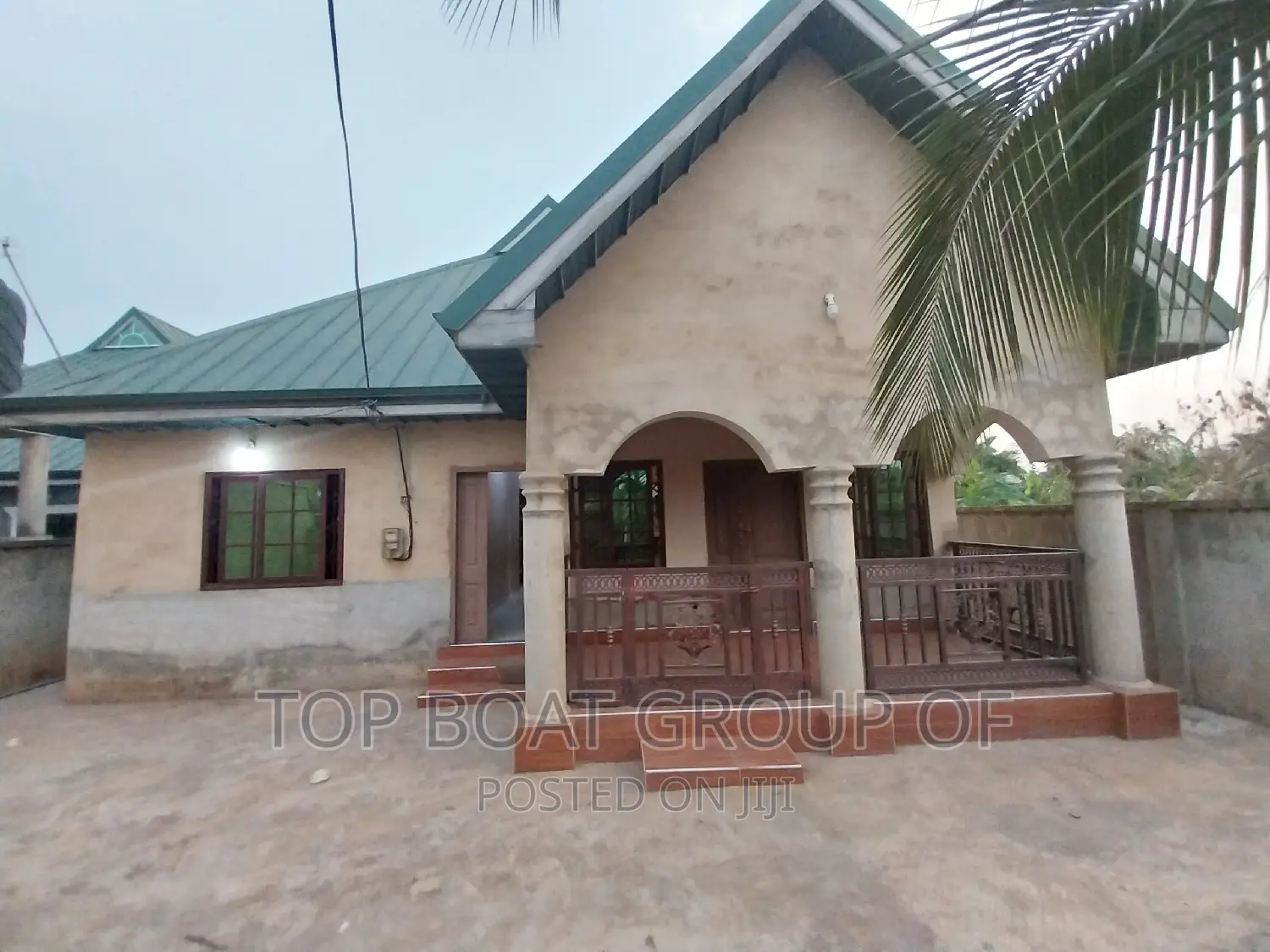 Furnished 4bdrm House in Top Boat Estate, Kumasi Metropolitan for sale