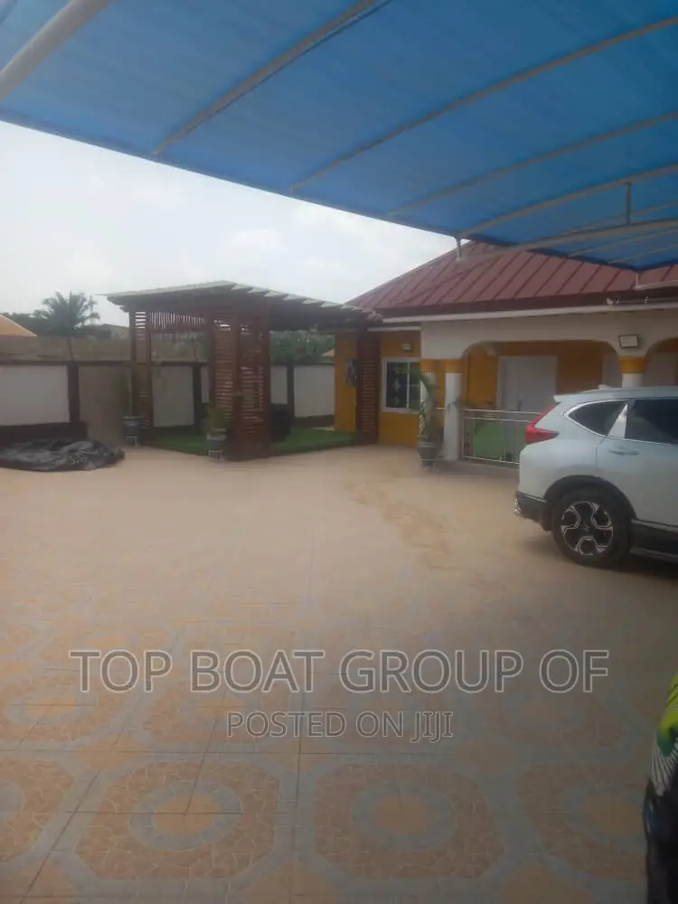 Furnished 4bdrm House in Top Boat Estate, Kumasi Metropolitan for sale