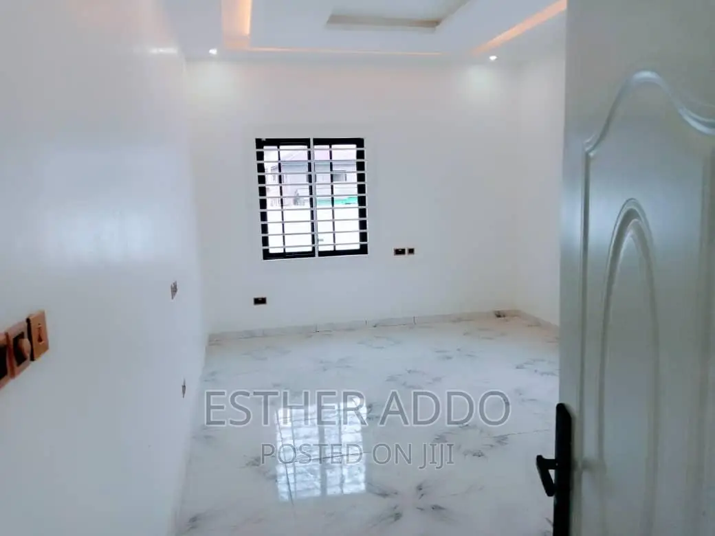 3bdrm House in Lake Side Estate for sale