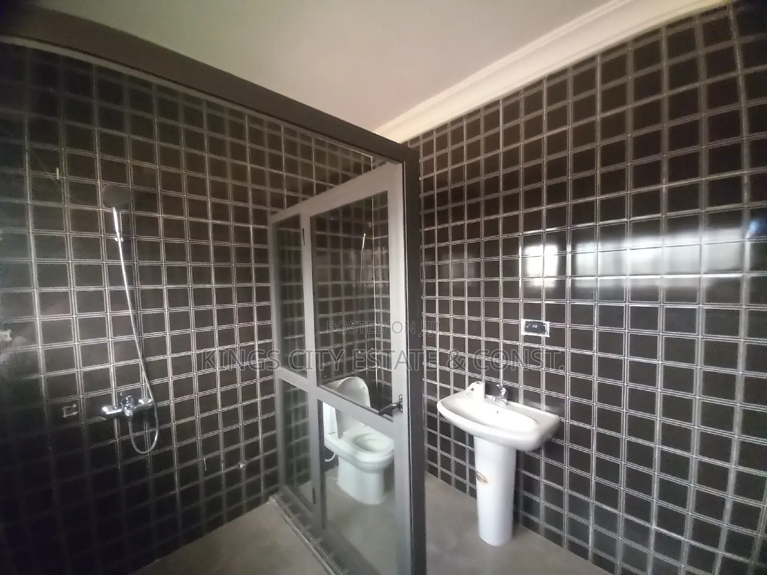 3bdrm Apartment in Atta-Mills, Ofankor for rent