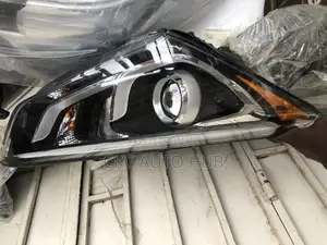 Hyundai Santafe 2017 Headlight