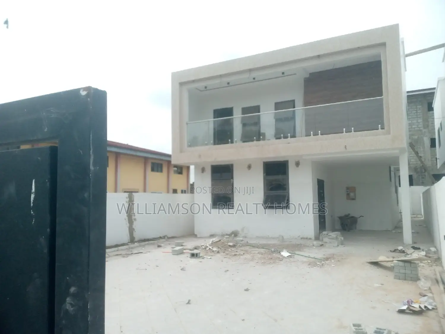 4bdrm Duplex in Hfc Estate, Spintex for sale