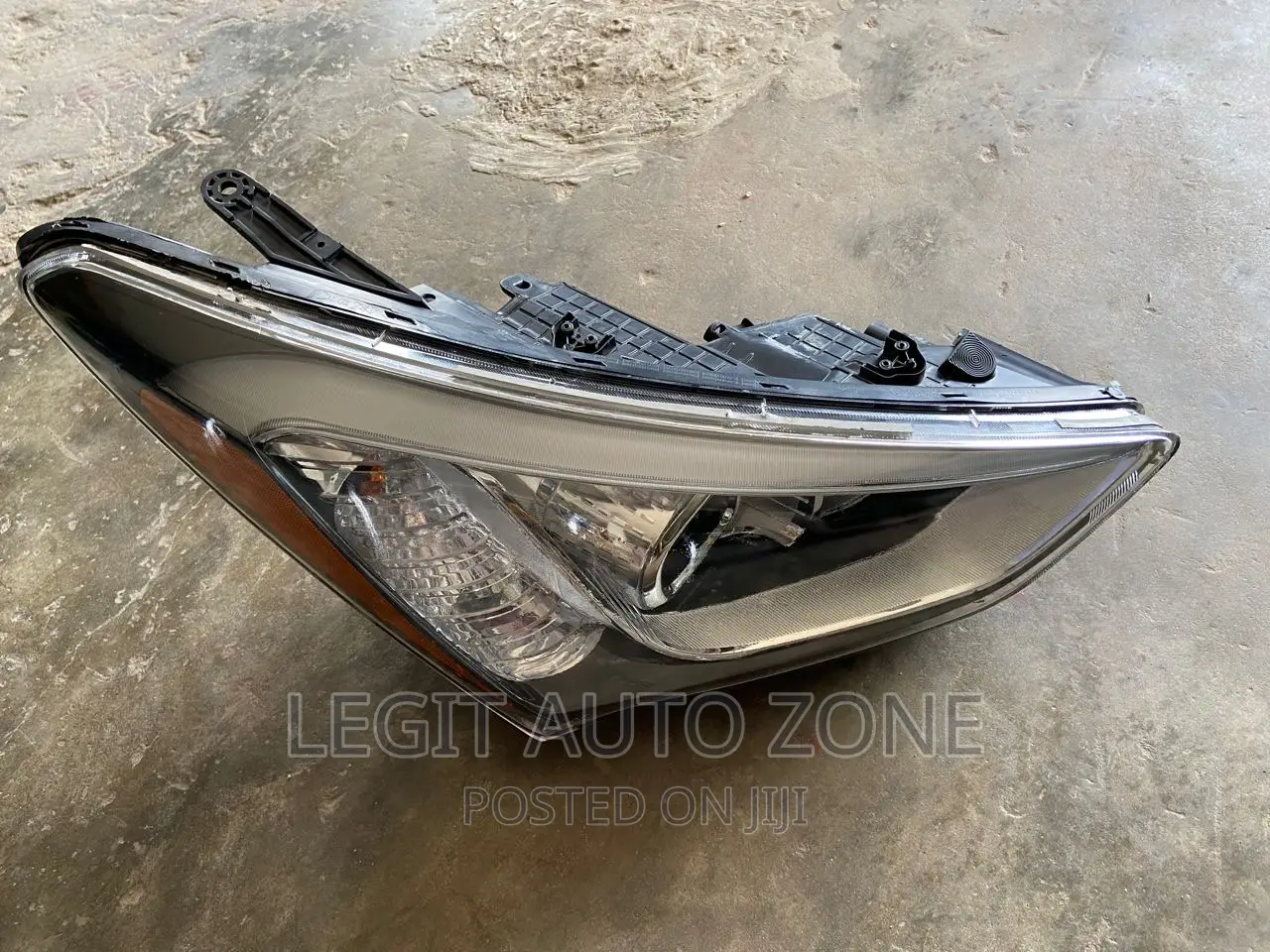 Hyundai Santafe 2014 Headlights