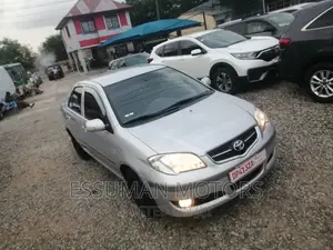 Toyota Yaris Base Sedan 4dr 2010 Silver