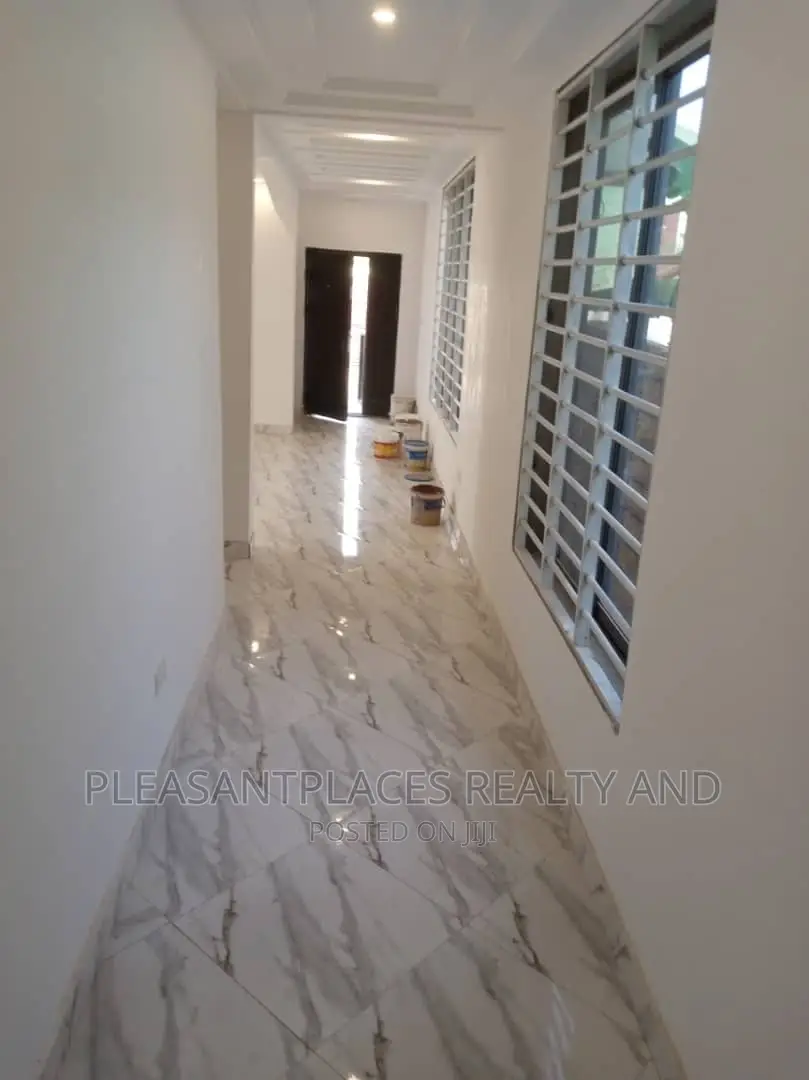 2bdrm Apartment in Pleasantplaces, Adenta for rent