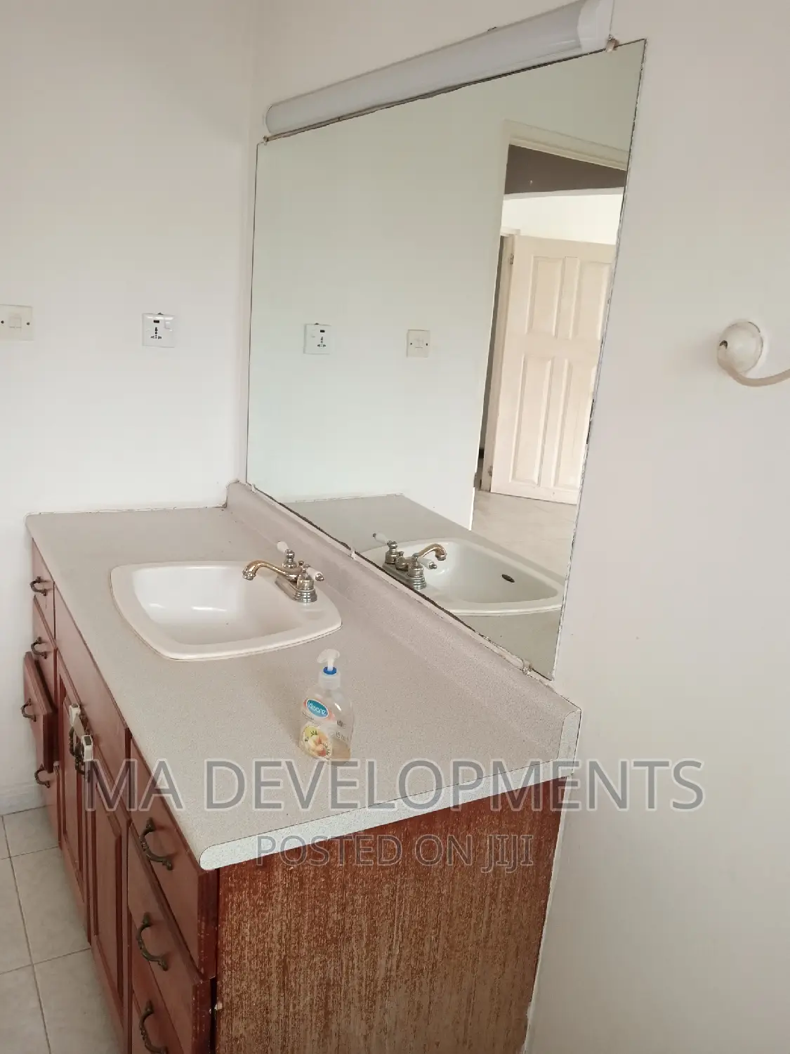 3bdrm House in M.A Developments, West Legon for sale