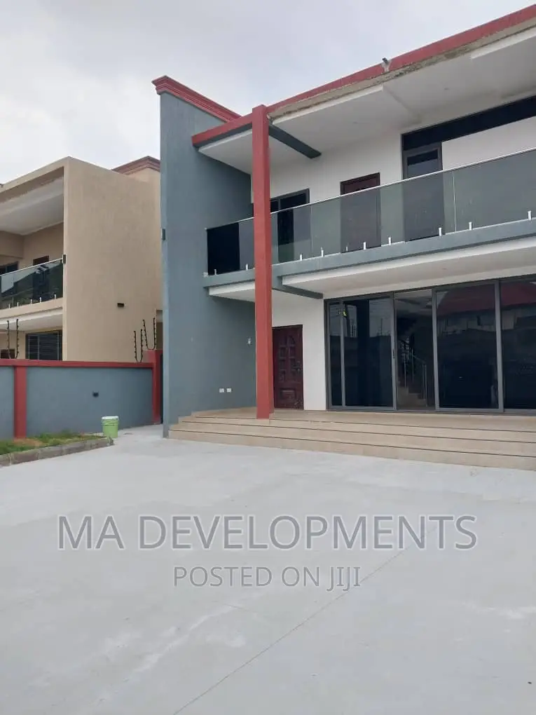 4bdrm Duplex in M.A Developments, West Legon for sale