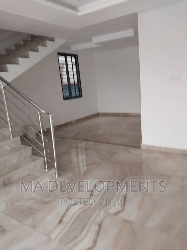 4bdrm Duplex in M.A Developments, West Legon for sale