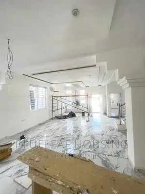 4bdrm Duplex in Lake Side Estate for sale