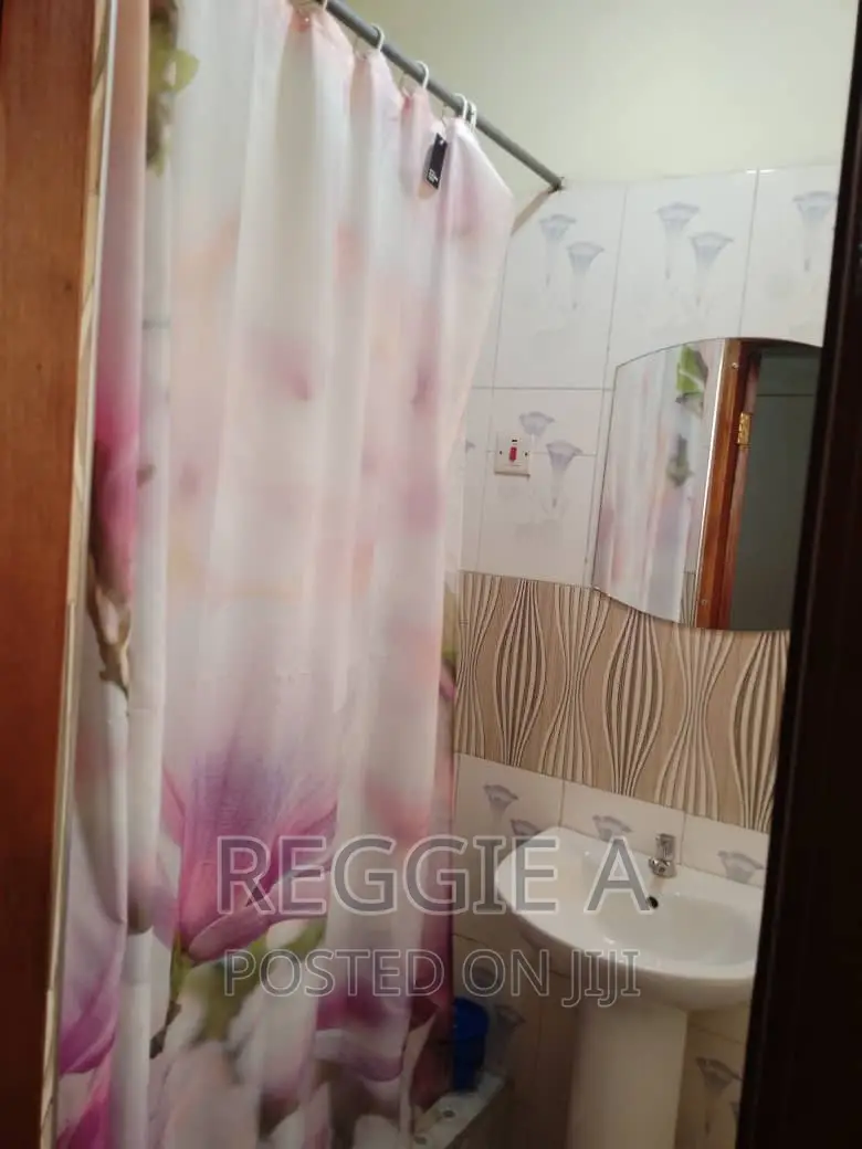 A 3-Bedroom Fully Furnished Flat. Short /Long Stay