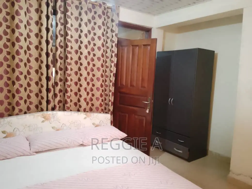 A 3-Bedroom Fully Furnished Flat. Short /Long Stay