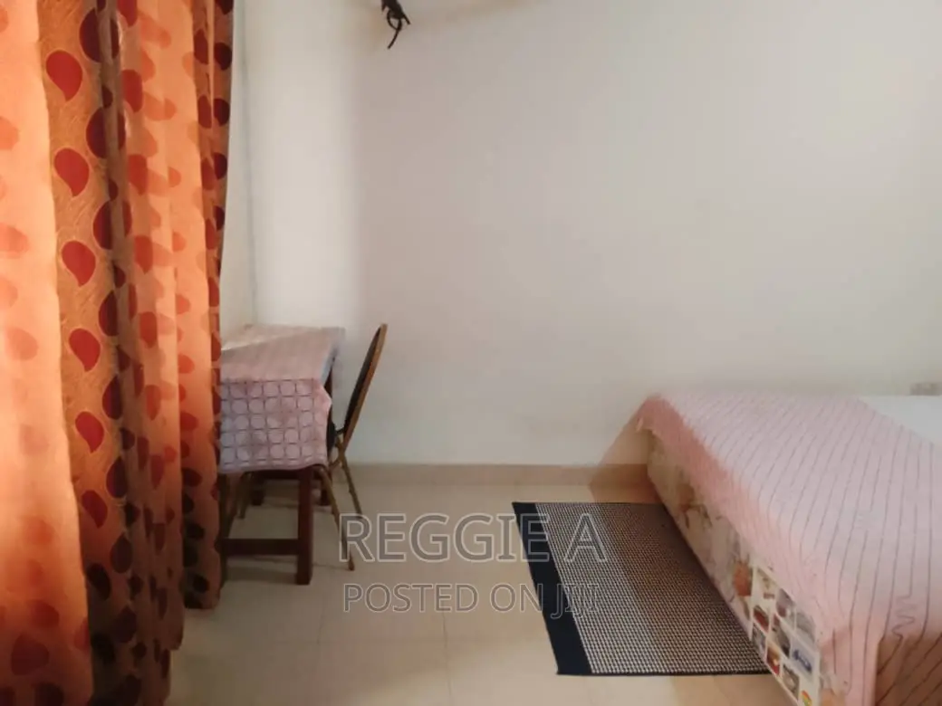 A 3-Bedroom Fully Furnished Flat. Short /Long Stay