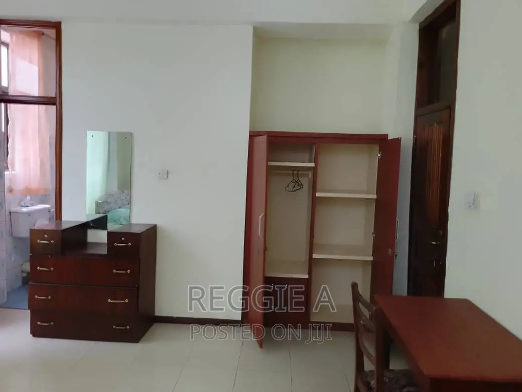 A 3-Bedroom Fully Furnished Flat. Short /Long Stay