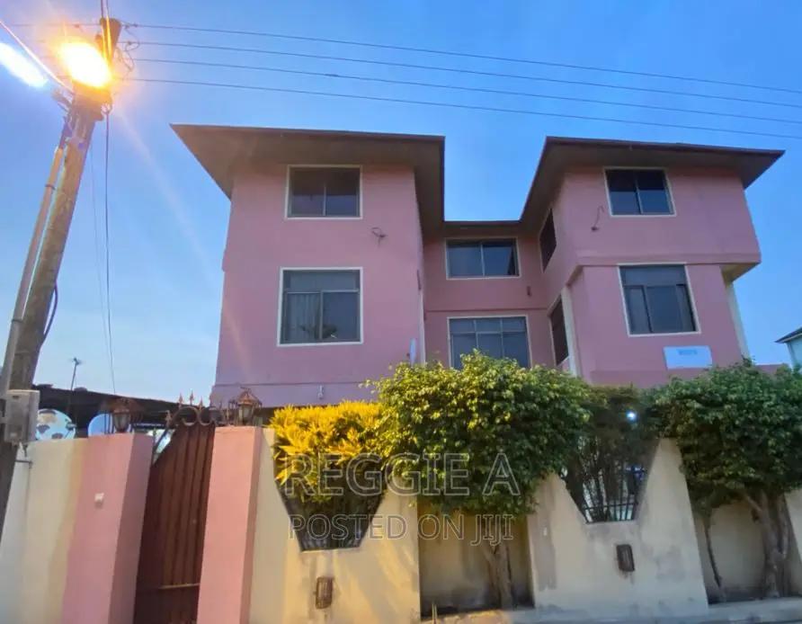 A 3-Bedroom Fully Furnished Flat. Short /Long Stay