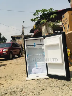 82L Pearl Black Topfreezer Glass Singledoor Tabletop Fridge