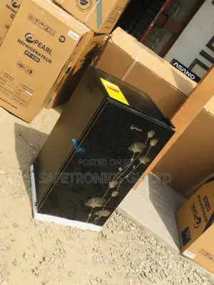 Pearl Topfreezer 82L Glass Singledoor Tabletop Fridge Black