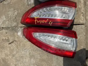Ford Fusion 2014 Taillight Available