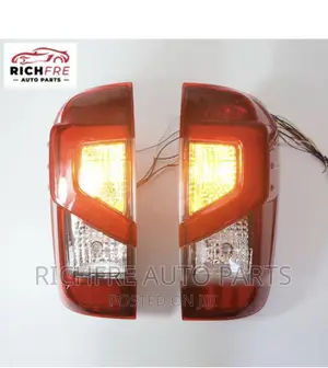 Nissan Navara 2021- 2023 Tail Light
