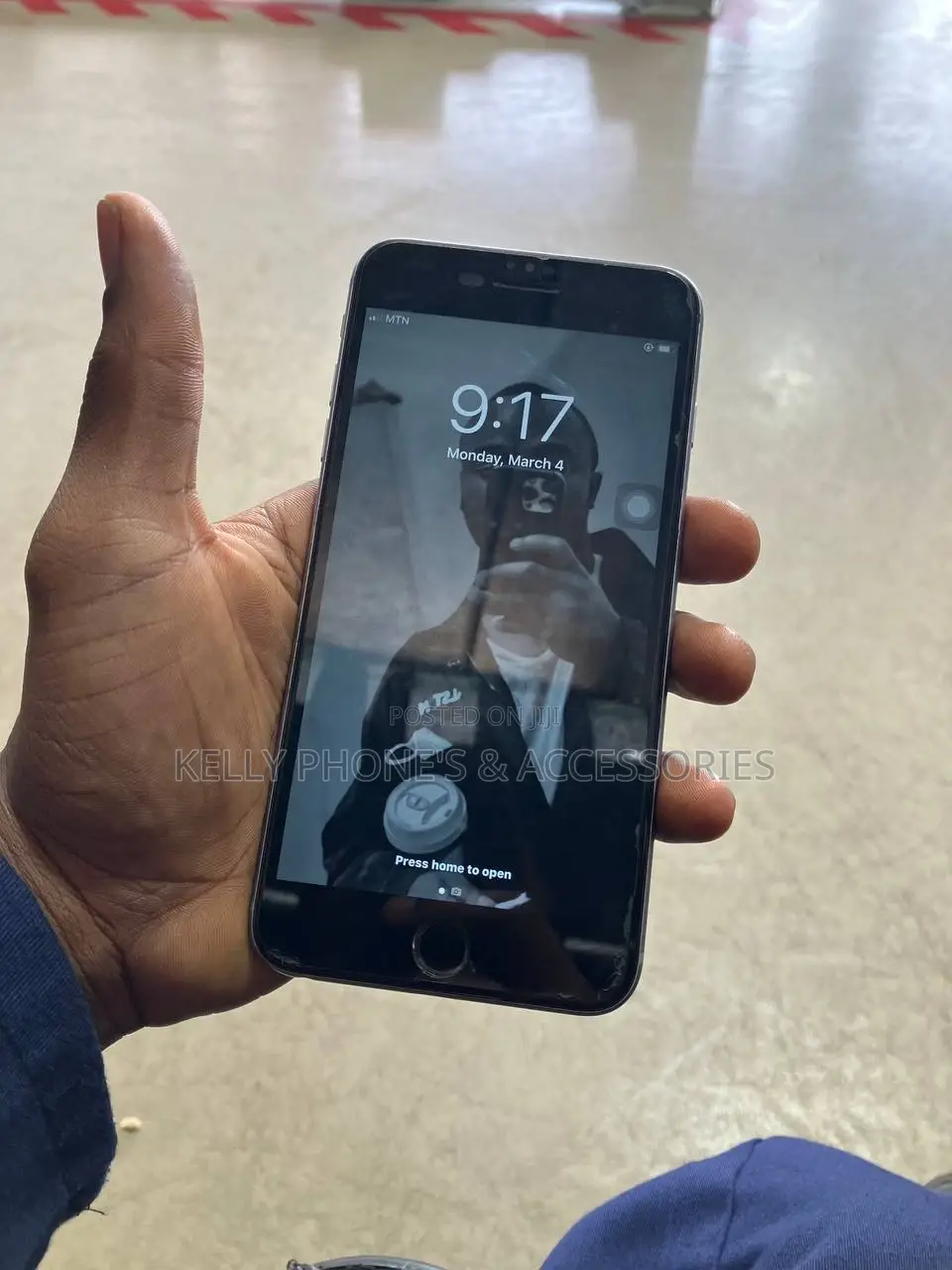 Apple iPhone 6s 32 GB Black