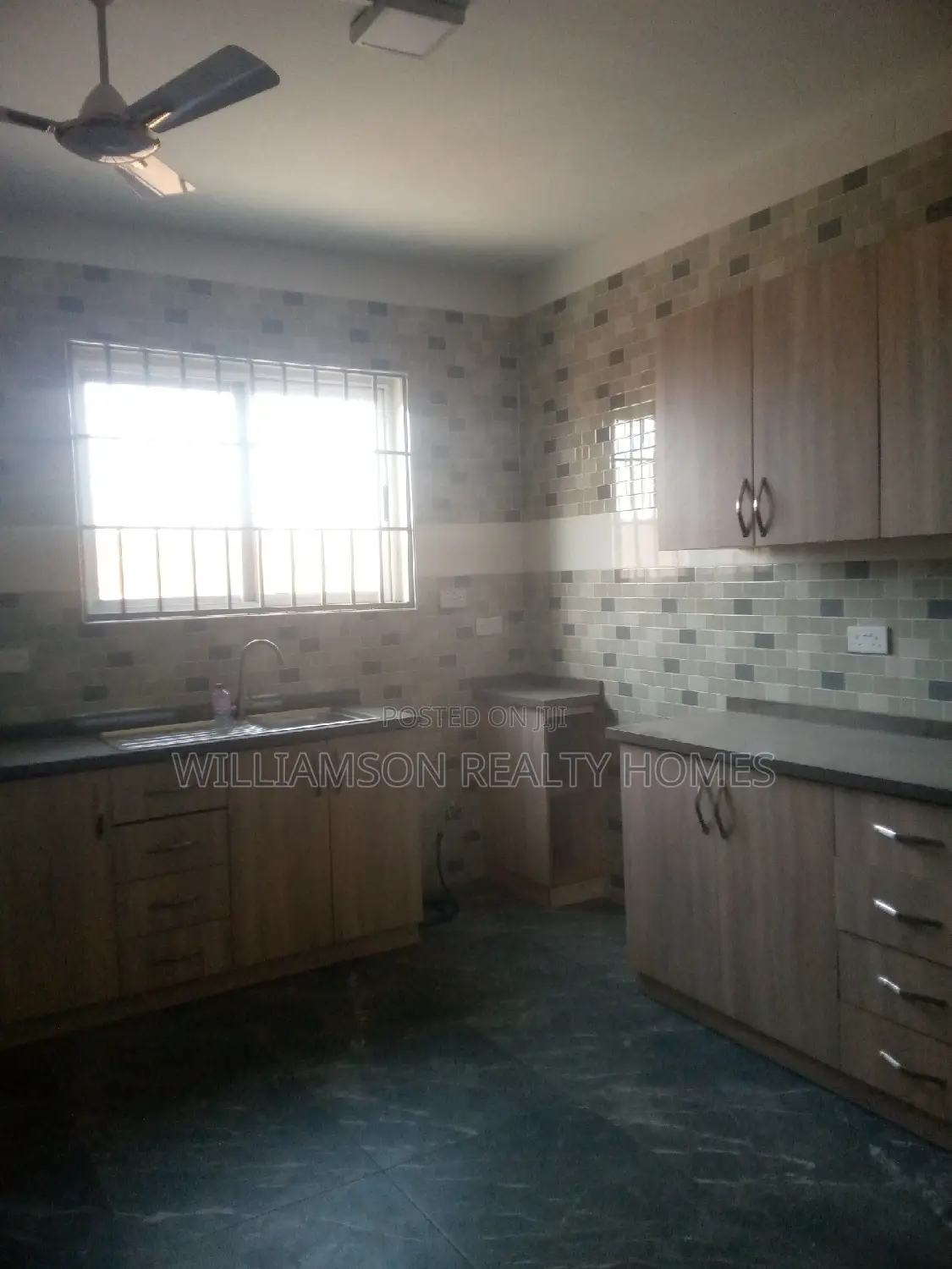 3bdrm Apartment in Sarkumonor Estate, Spintex for rent