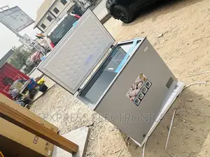 Look  Stylish Chest Freezer Single Door Pearl 200L