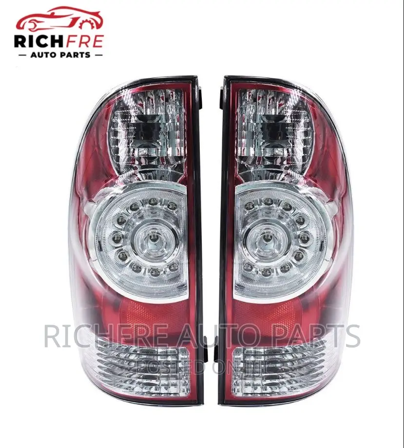 Toyota Tacoma 2005-2015 Tail Light