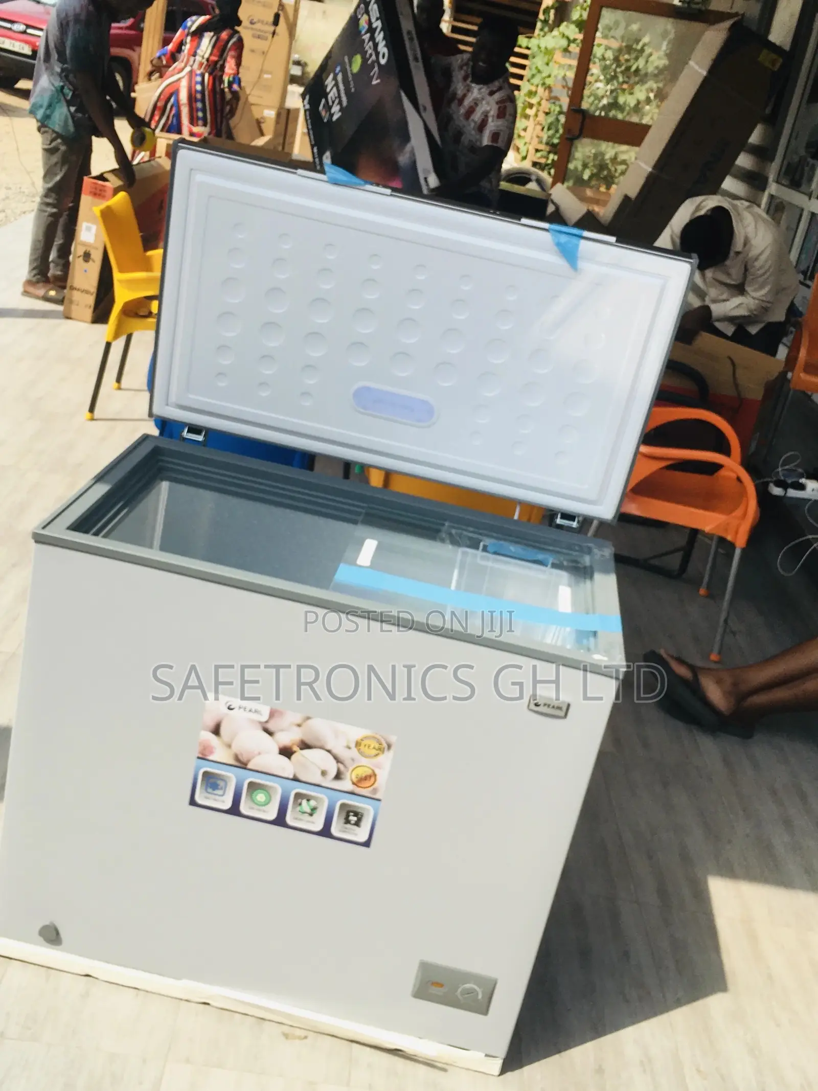PCF-380 Chestfreezer Singledoor Pearl 316 Liters Electric