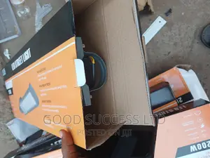 200 Watt Street Light