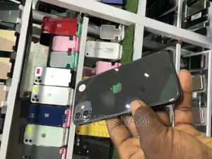 New Apple iPhone 11 64 GB Black