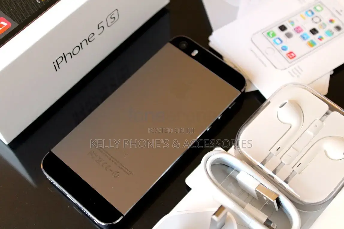 New Apple iPhone 5s 32 GB Silver