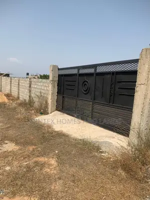 Plots for Sale in Lashibi, Size 70/100
