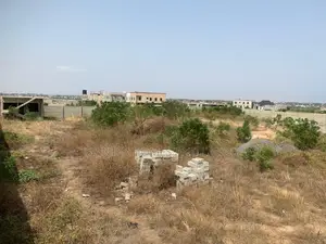 Plots for Sale in Lashibi, Size 70/100