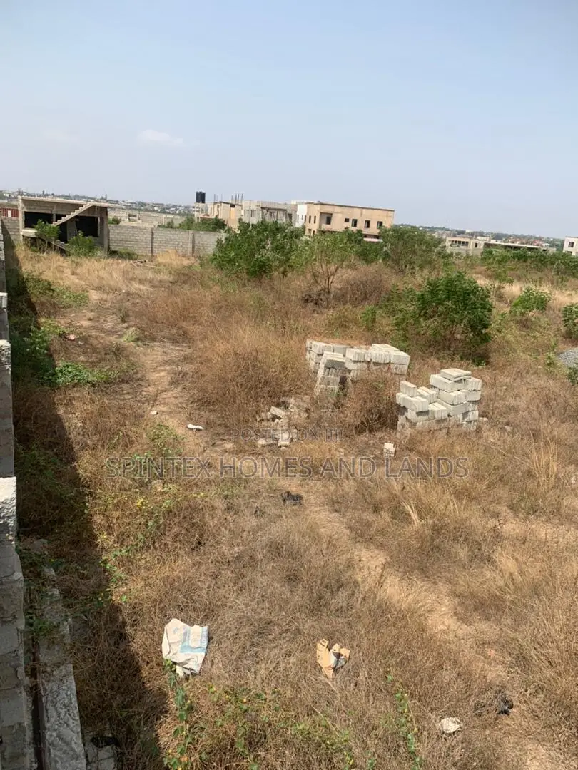 Plots for Sale in Lashibi, Size 70/100