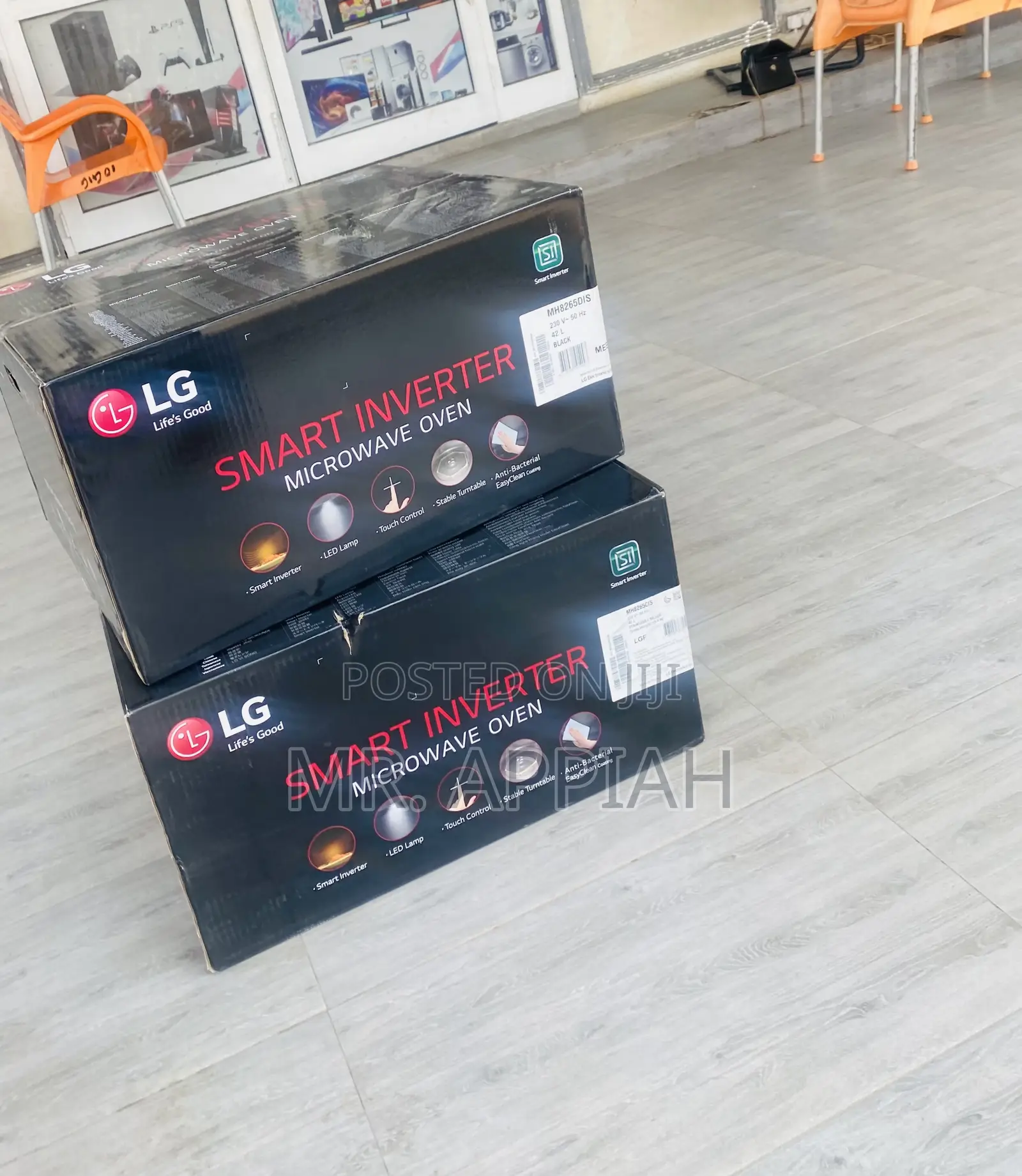 Latest and Affordable LG MS4295CIS Electric Microwave.
