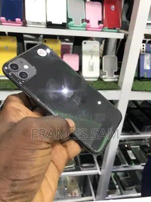 New Apple iPhone 11 64 GB Black