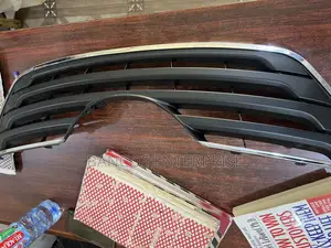 Photo - Toyota Camry Top Grille