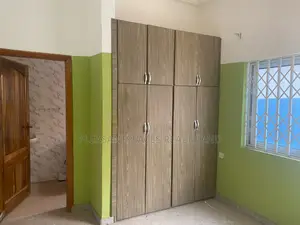 5bdrm House in Pleasantplaces, Pokuase for rent