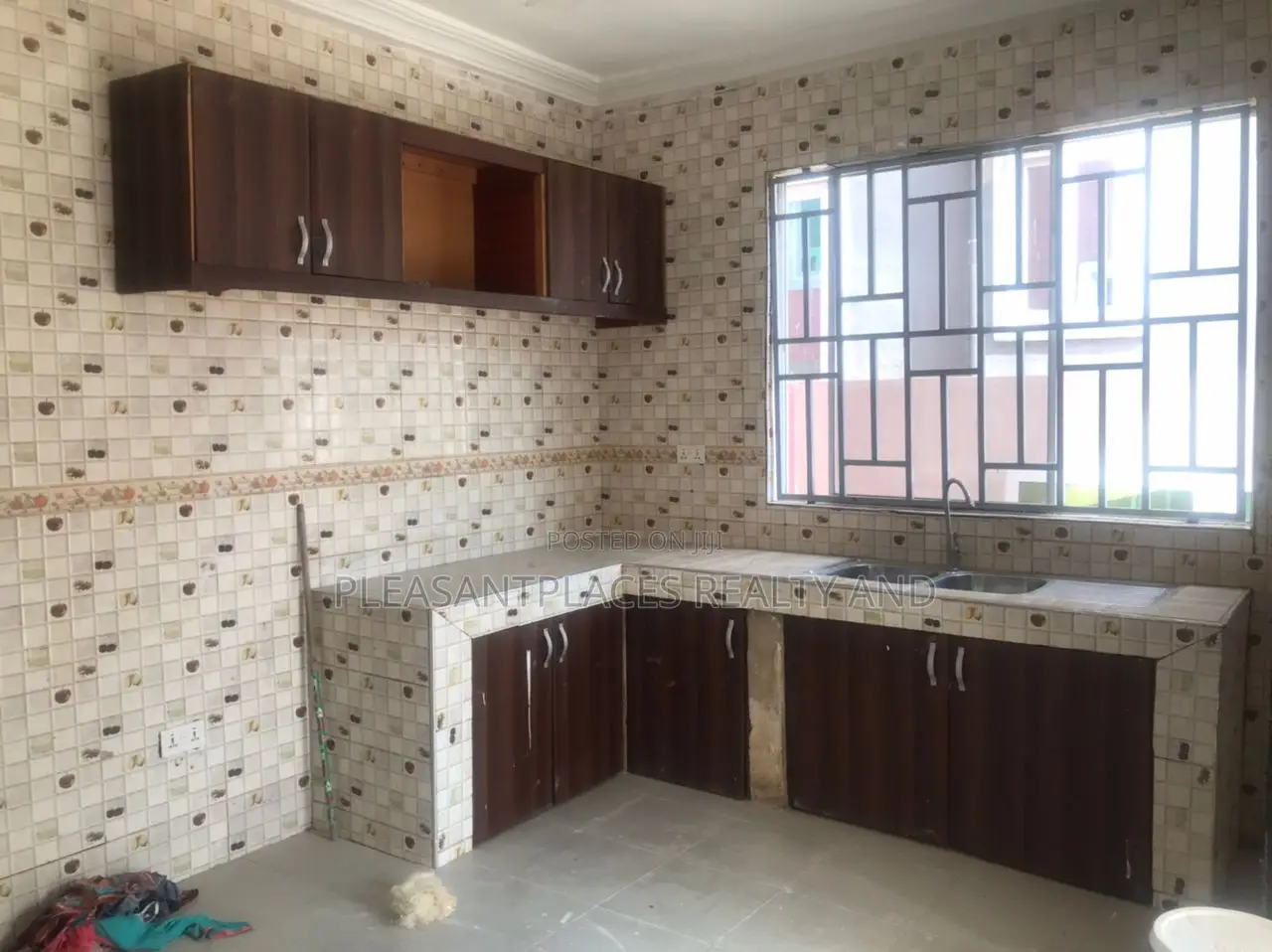 5bdrm Duplex in Pleasantplaces, Taifa-Burkina for rent