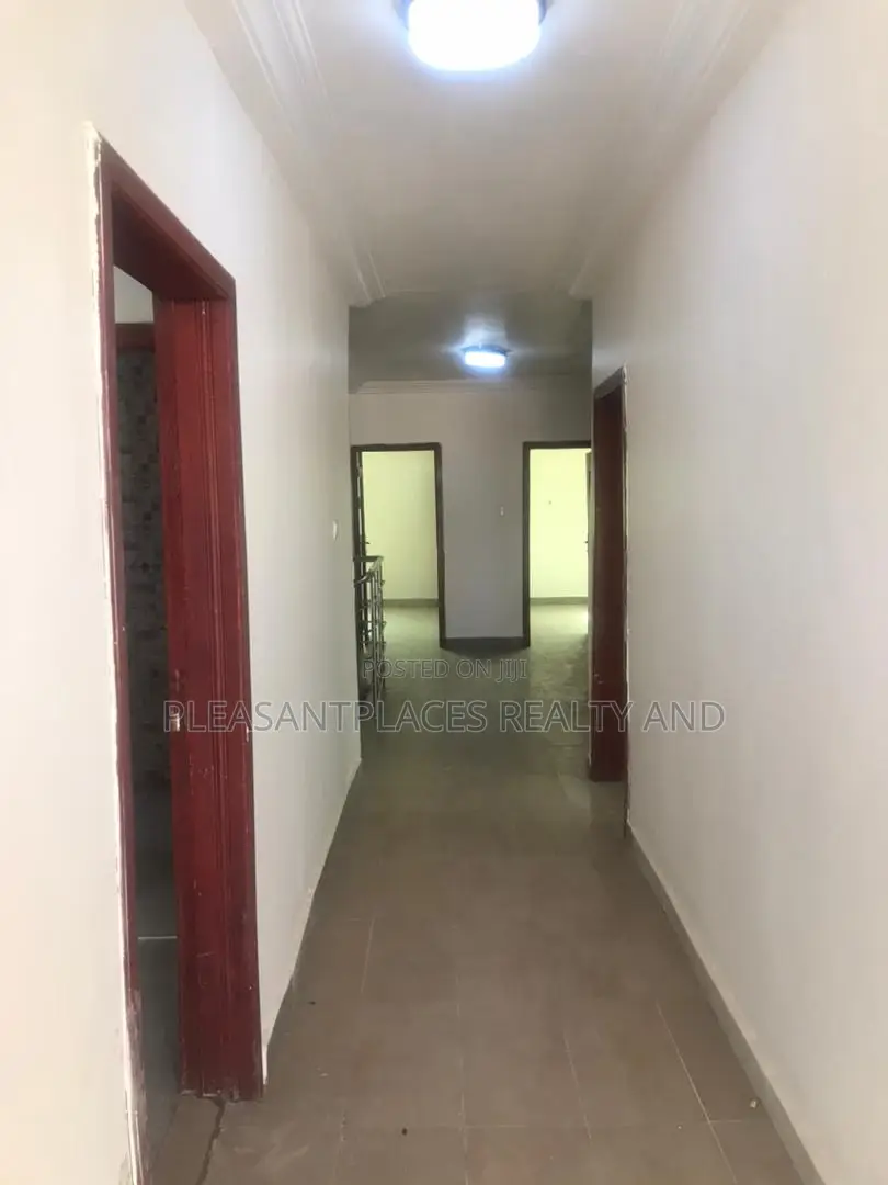 5bdrm Duplex in Pleasantplaces, Taifa-Burkina for rent