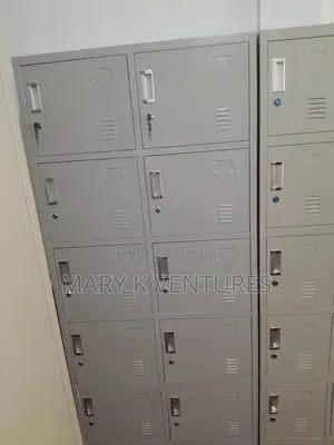 10 Doors Lockers