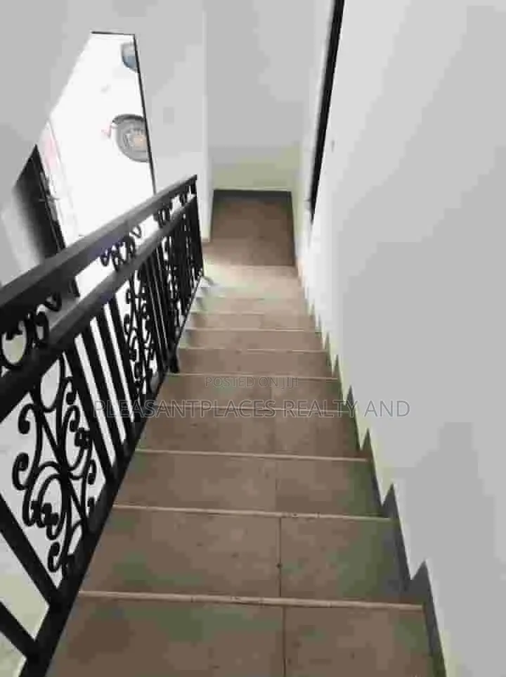 2bdrm Duplex in Pleasantplaces, Madina for rent