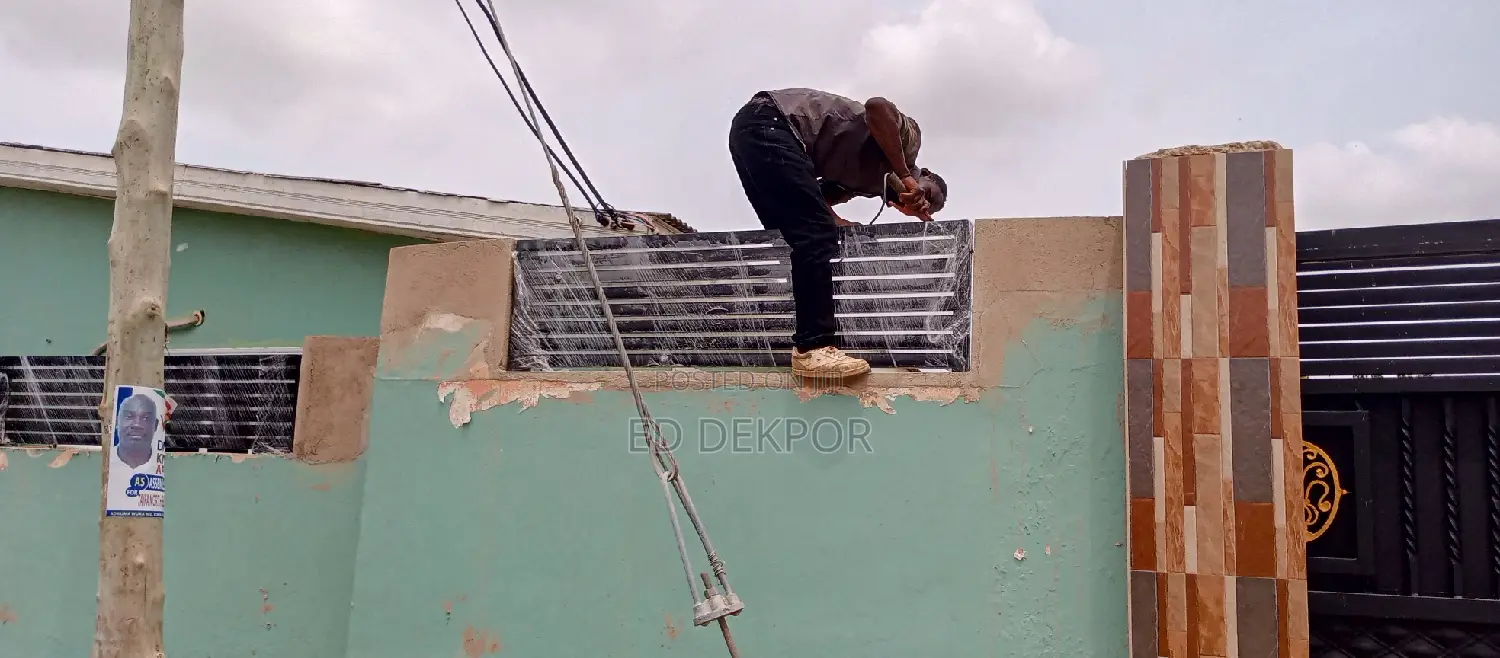 Metal Wall Windows