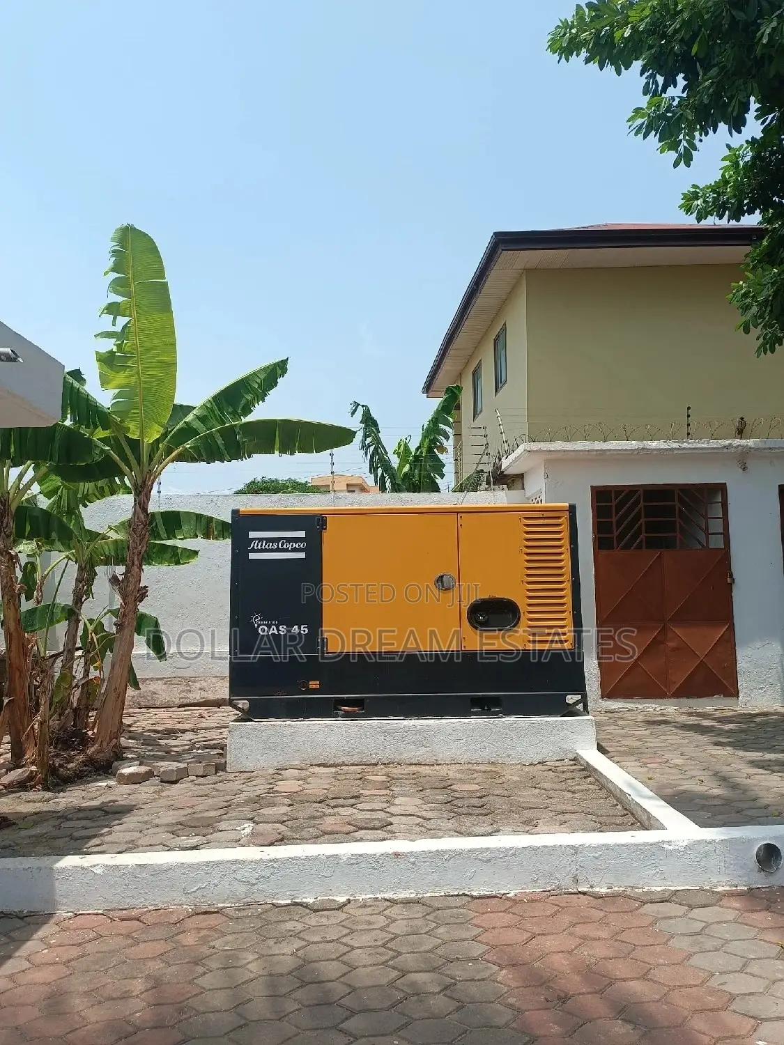 18bdrm House in Kwashieman for sale