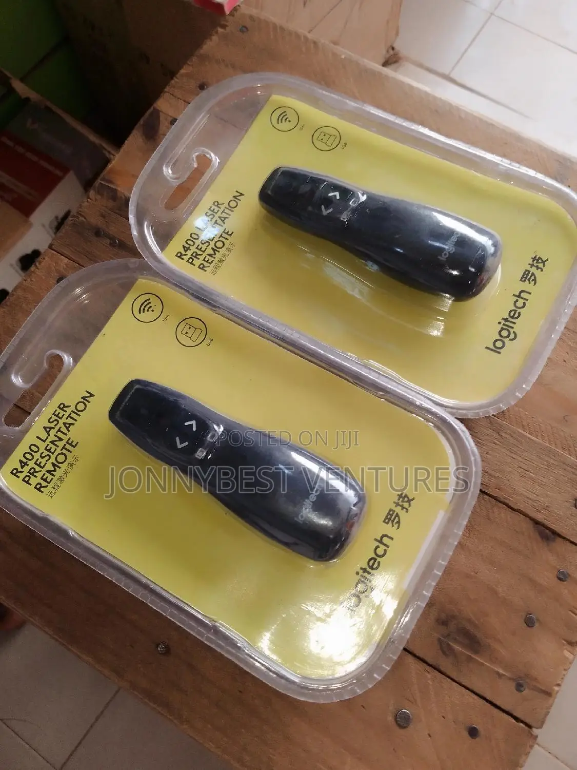 R400 Logitech Laser Presentation Pointer