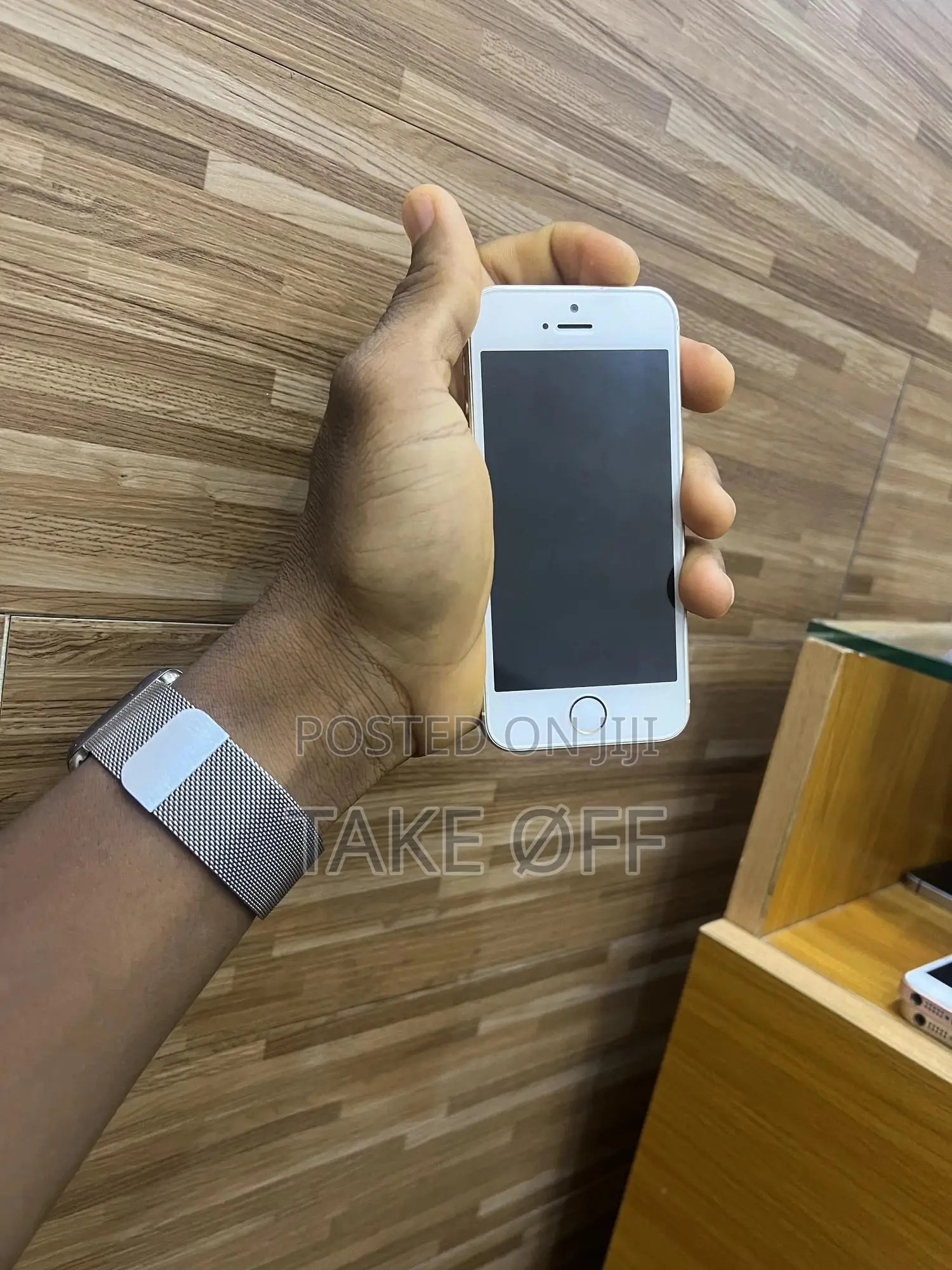 Apple iPhone SE 64 GB Gold