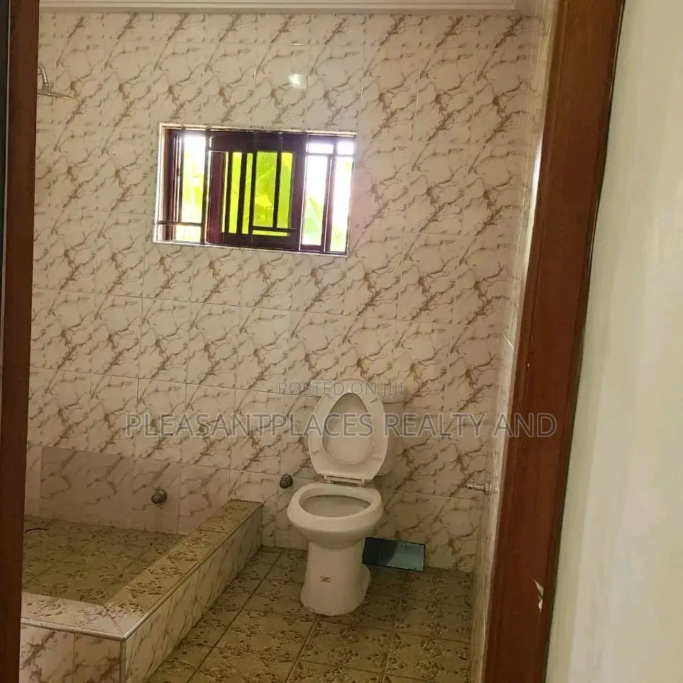 4bdrm House in Pleasantplaces, West Legon for rent