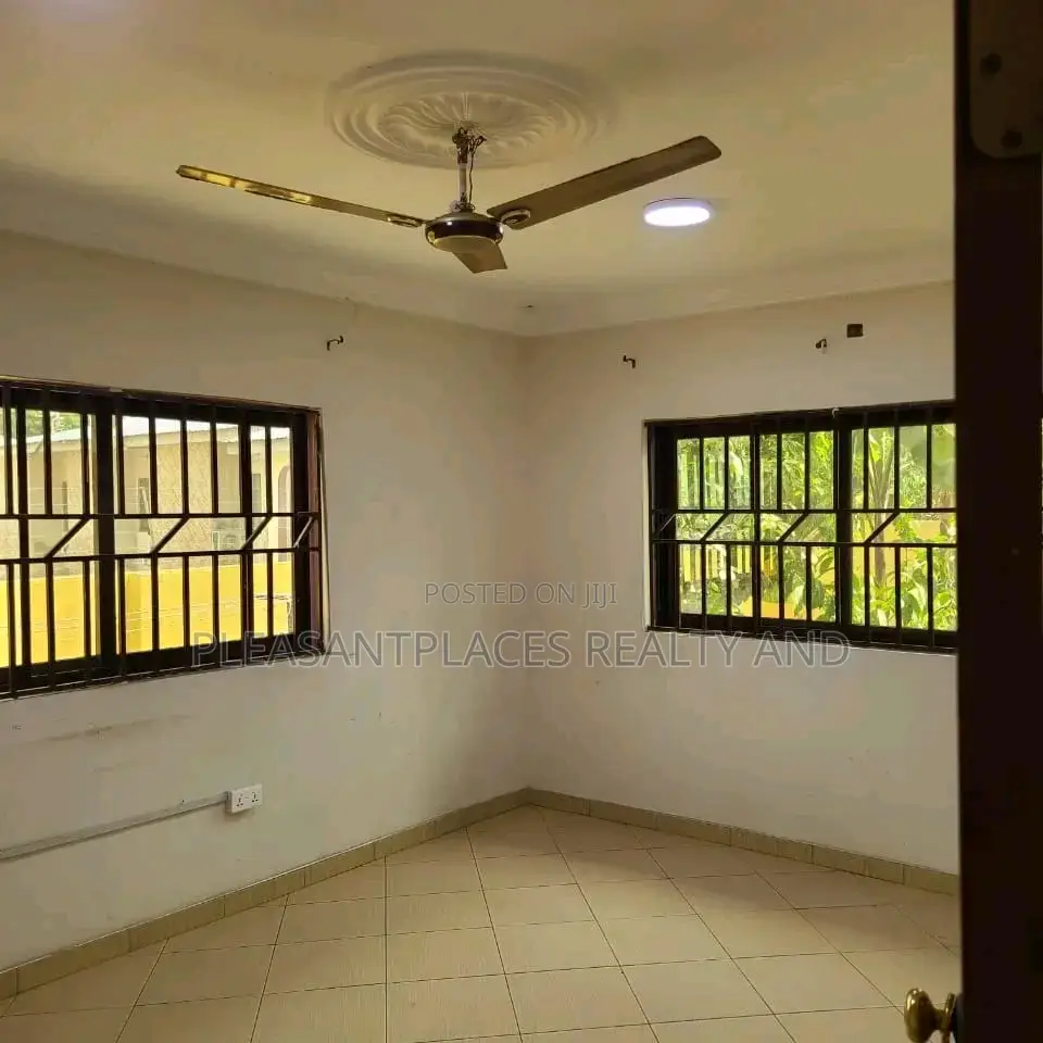 4bdrm House in Pleasantplaces, West Legon for rent