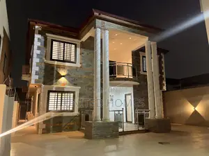 4bdrm House in Ashomang Estate for sale