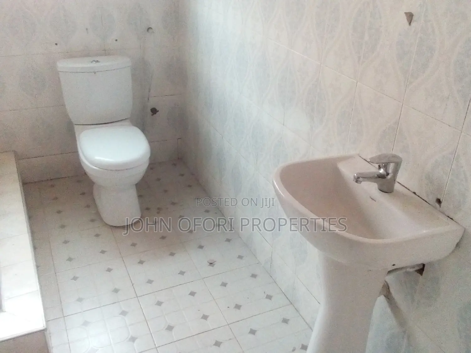 1bdrm Apartment in Ayeduase K 5, Kumasi Metropolitan for rent