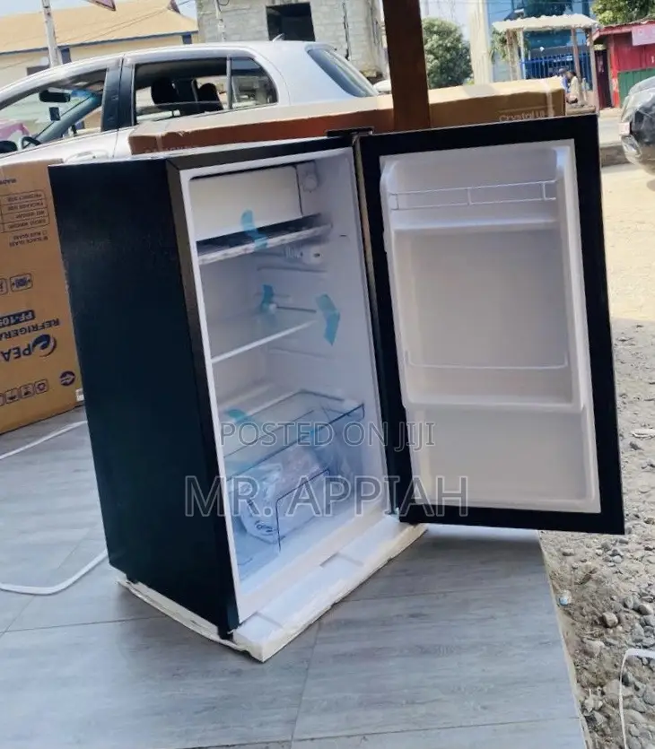 Shop Pearl PF-109 1 Door Electric Fridge,Black.